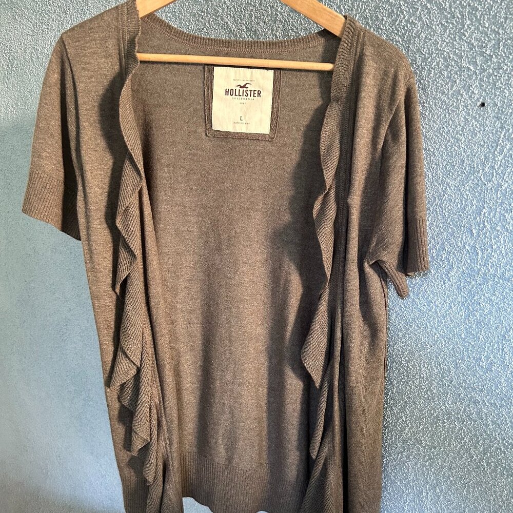 Hollister short-sleeve open-front sweater brown L